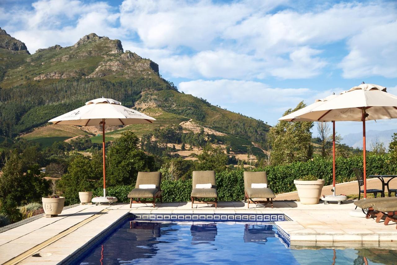 Alluvia Boutique Winery & Luxury Accommodation Stellenbosch Luaran gambar The swimming pool at the hotel