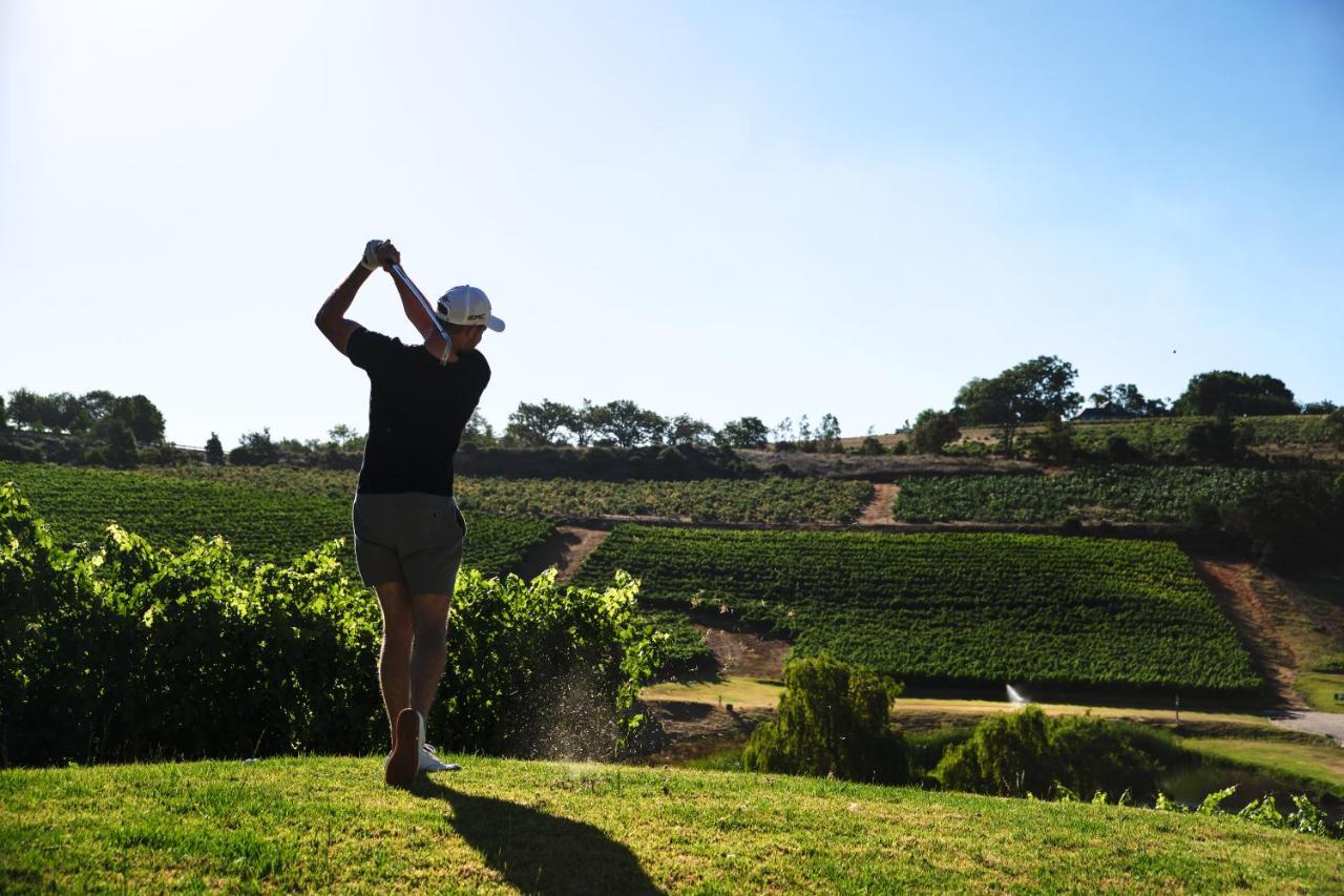 Alluvia Boutique Winery & Luxury Accommodation Stellenbosch Luaran gambar Golf course in the Rioja wine region