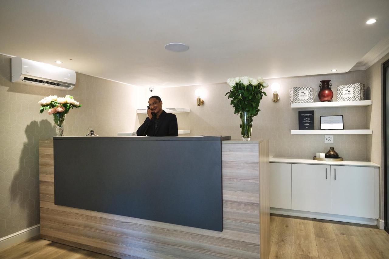 Alluvia Boutique Winery & Luxury Accommodation Stellenbosch Luaran gambar Reception desk at a hotel