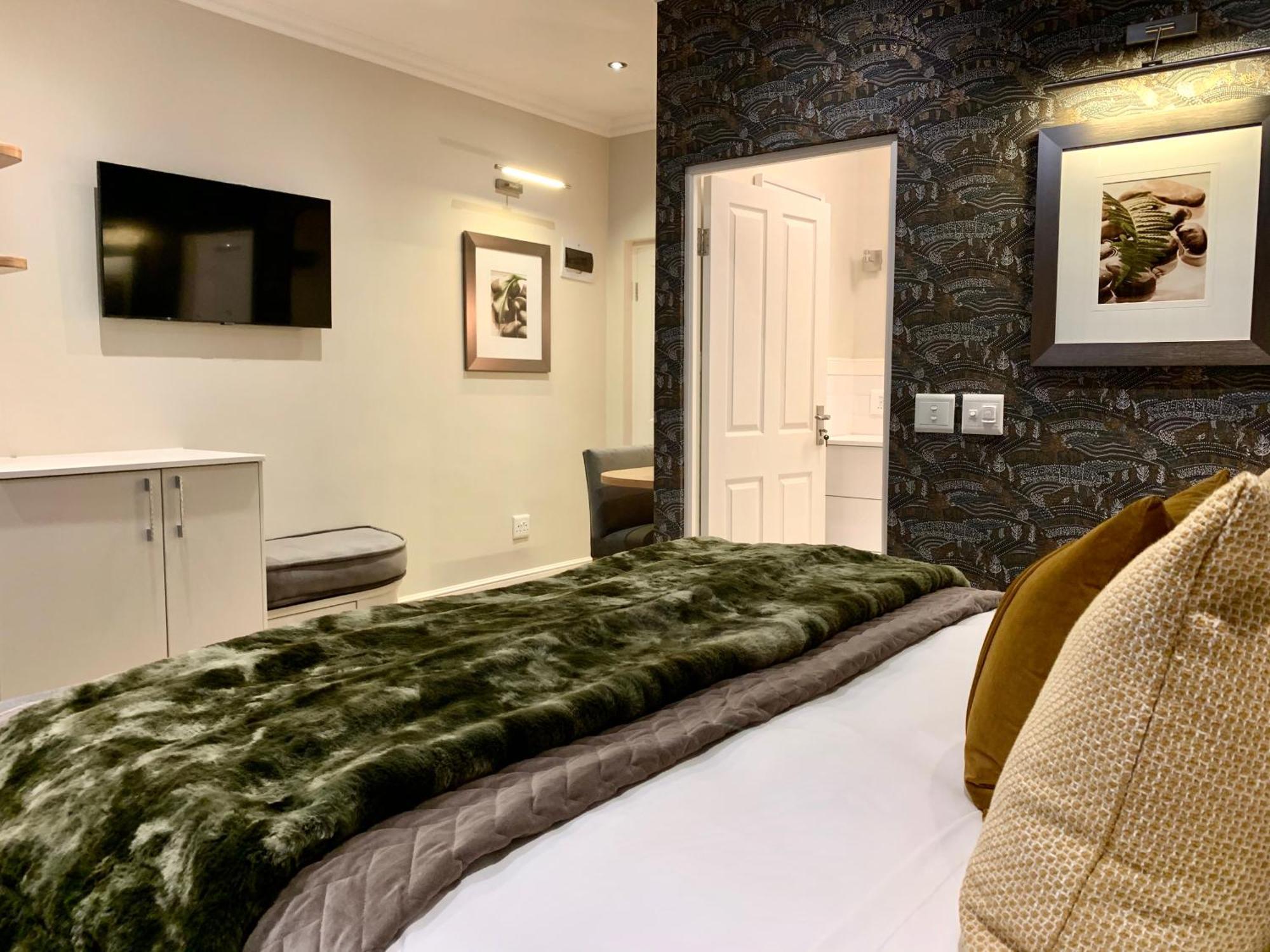 Alluvia Boutique Winery & Luxury Accommodation Stellenbosch Bilik gambar A bedroom at the hotel